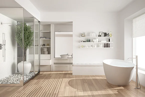 Modernes Badezimmer mit Badewanne und begehbarer Dusche
